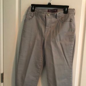 Never worn denim capris look great on